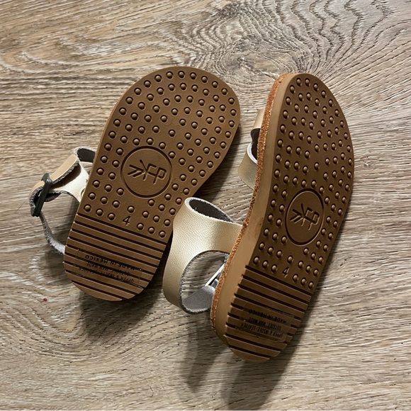 Freshly Picked Sandals - Picture 2 of 3